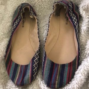 Comfortable Aztec boho flats